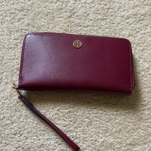 Tory burch continental wallet